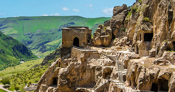 Ontdek de mooiste rondreis van Georgië: grottensatd Vardzia